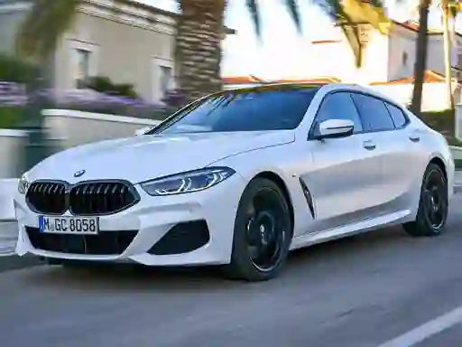 თამაში BMW 8-Series ონლაინ