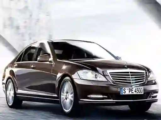 თამაში Luxury Sedan Suzzle ონლაინ
