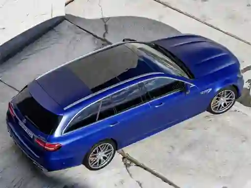 თამაში Mercedes Benz E63 Amg Estate Slide ონლაინ