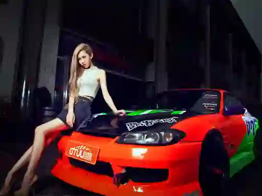 თამაში Girls and Cars ონლაინ