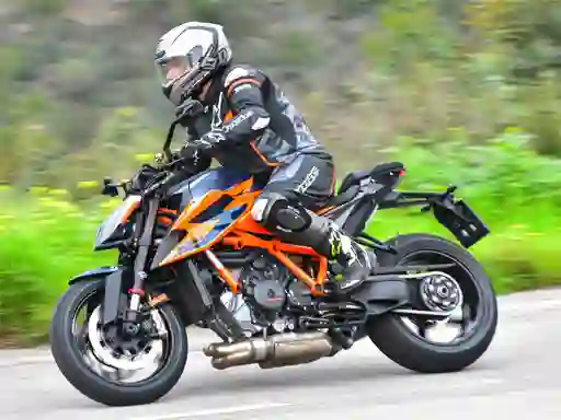 თამაში KTM Super Duke R ონლაინ